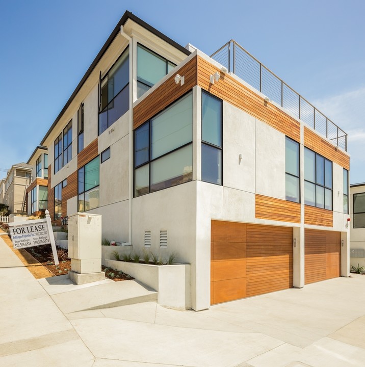 1542 Manhattan Ave in Hermosa Beach, CA - Building Photo