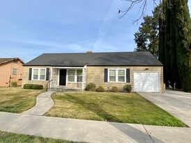 526 Madison Ave in Los Banos, CA - Building Photo