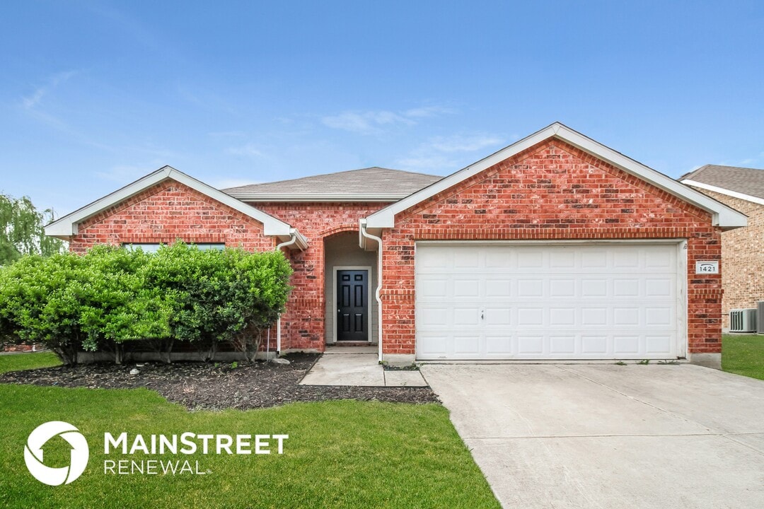 1421 Eufemia Dr in Denton, TX - Building Photo