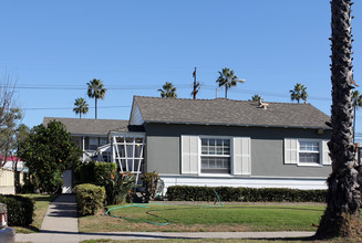 4866-4872 Niagara Ave in San Diego, CA - Building Photo - Building Photo