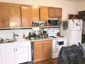 104 Summer St, Unit 4A in Somerville, MA - Building Photo
