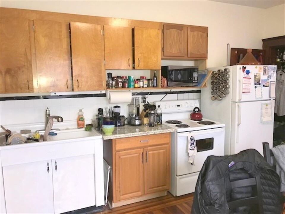 104 Summer St, Unit 4A in Somerville, MA - Building Photo