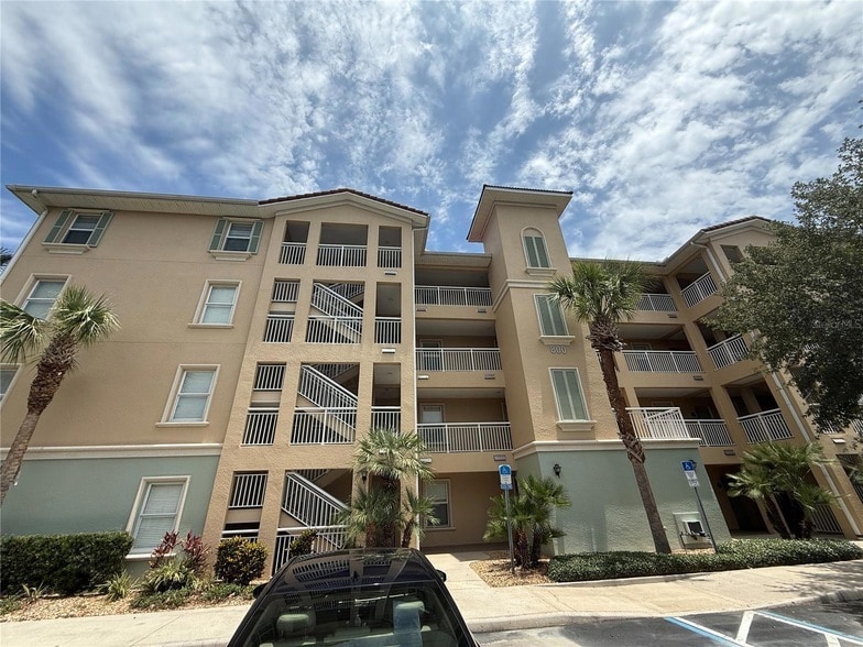 800 Canopy Walk Ln, Unit 822 in Palm Coast, FL - Building Photo
