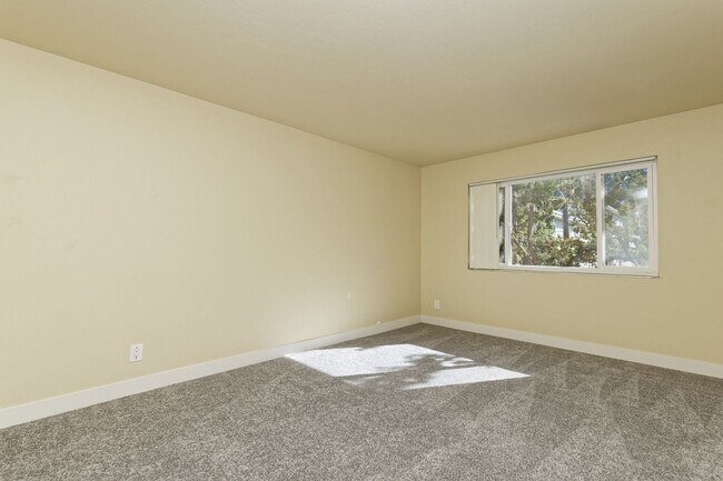 150 Haas Avenue in San Leandro, CA - Building Photo - Building Photo