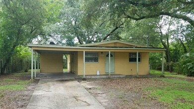 4207 E Sandalwood Cir S in Tampa, FL - Building Photo - Building Photo