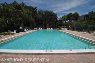 1225 Riverside Dr in Coral Springs, FL - Foto de edificio - Building Photo