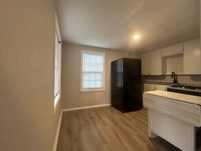 814 Crutcher St in Springdale, AR - Building Photo - Building Photo