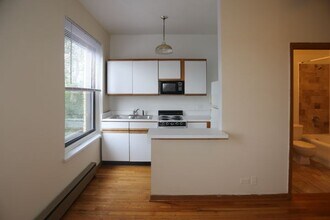 640 W Barry Ave in Chicago, IL - Building Photo - Building Photo