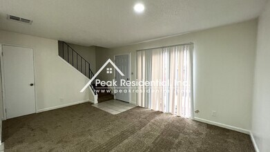 2715 El Parque Cir in Rancho Cordova, CA - Building Photo - Building Photo