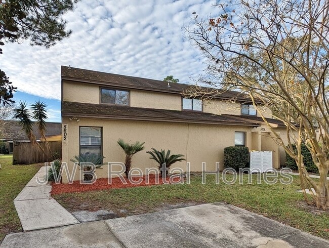 5602 Pinebay Cir S in Jacksonville, FL - Building Photo - Building Photo