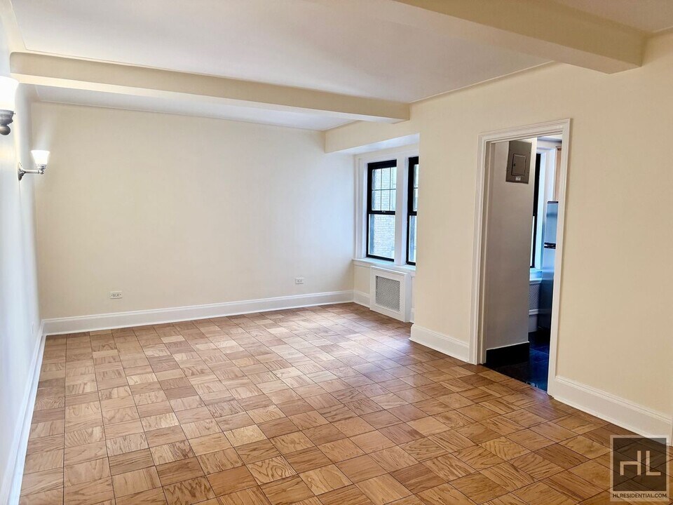 Christopher Street in New York, NY - Building Photo