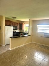 9375 SW 40th Terrace in Miami, FL - Building Photo - Building Photo