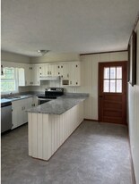 112 Nor Dan Dr in Danville, VA - Building Photo