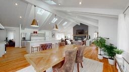 property at 802 Larchmont Rd