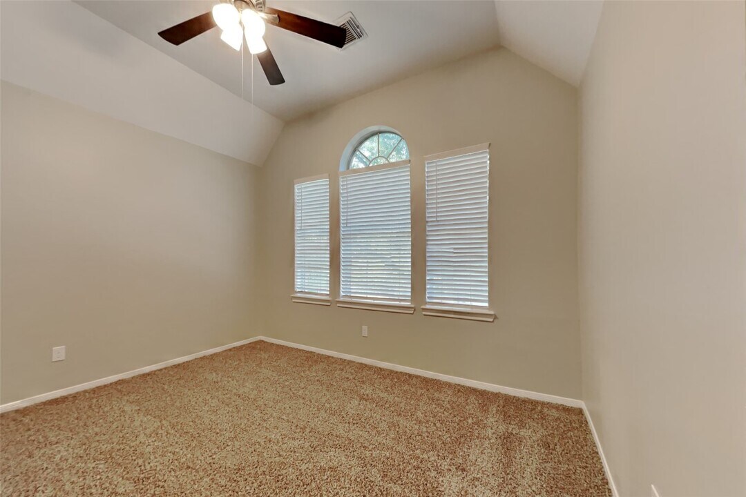 1731 Red Oak Terrace in Houston, TX - Building Photo