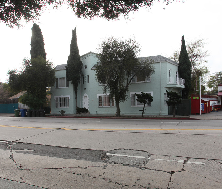 4110 Fountain Ave in Los Angeles, CA - Building Photo