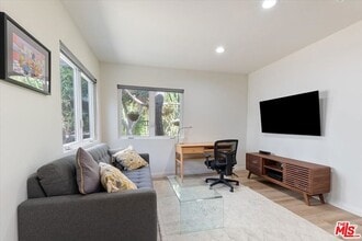 2401 21st St in Santa Monica, CA - Building Photo - Building Photo