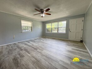 2052 Roberts Dr in Fort Walton Beach, FL - Building Photo - Building Photo