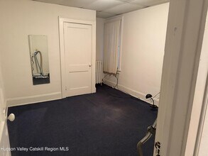 409 Warren St in Hudson, NY - Building Photo - Building Photo
