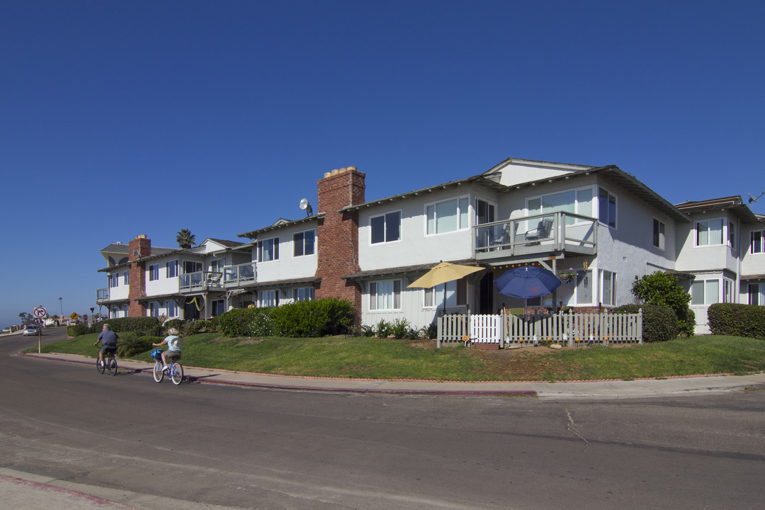 Windansea Beach Apartments in La Jolla, CA - Foto de edificio