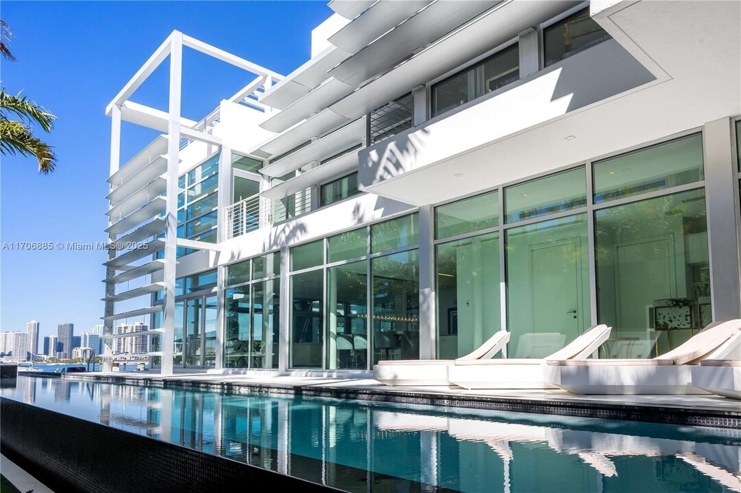 440 S Hibiscus Dr in Miami Beach, FL - Building Photo
