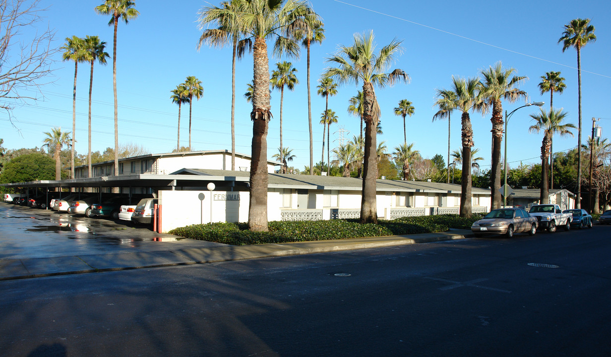 Fernmar in Mountain View, CA - Foto de edificio