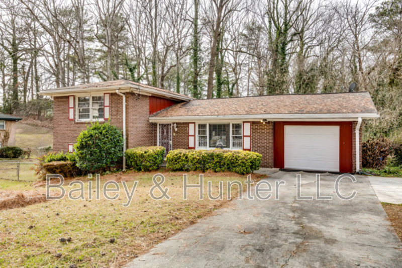 305 Cativo Dr SW in Atlanta, GA - Building Photo
