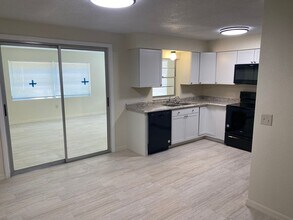 2385 Poinsettia Dr in Orange City, FL - Building Photo - Building Photo