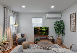 610 Plum St in Medford, OR - Building Photo - Building Photo