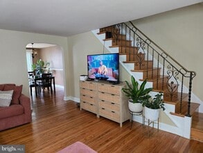 2575 Stoneybrook Ln in Drexel Hill, PA - Building Photo - Building Photo