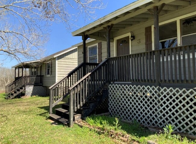 2820 Fisher Hill Rd in Baytown, TX - Building Photo - Building Photo