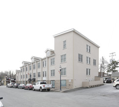 Pearl River Business Center in Pearl River, NY - Foto de edificio - Building Photo