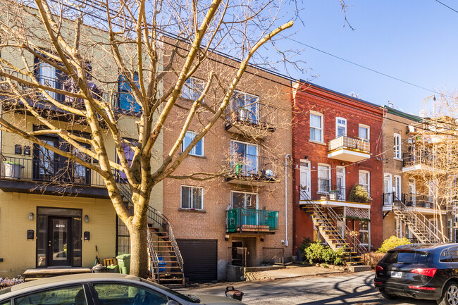 2320 Sheppard St in Montréal, QC - Building Photo - Primary Photo