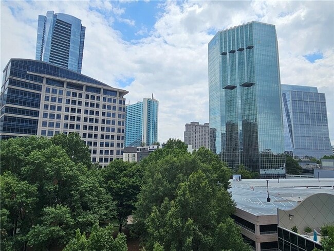 3334 Peachtree Rd NE in Atlanta, GA - Building Photo - Building Photo