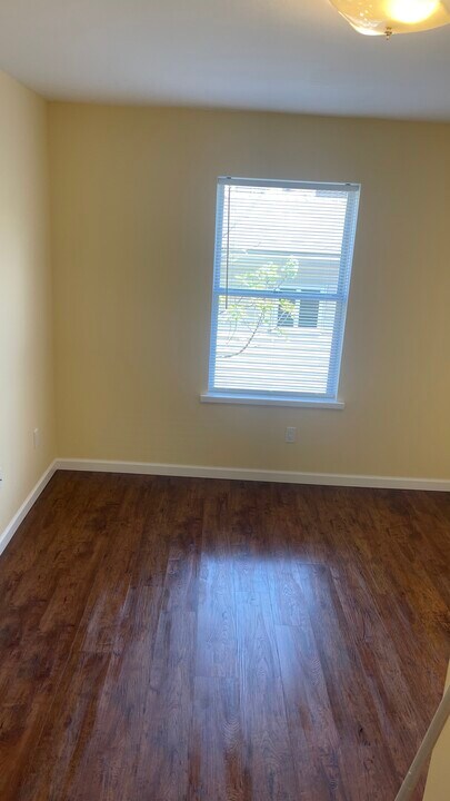 2713 S Alder St, Unit 1st Floor Photo
