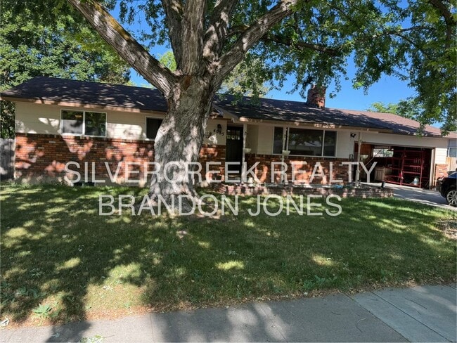 property at 4085 Stratford Dr