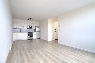 502 Central Ave in Jersey City, NJ - Building Photo - Building Photo