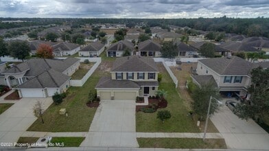 13576 Hunters Point St in Spring Hill, FL - Building Photo - Building Photo