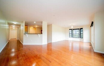 238 The Promenade in Edgewater, NJ - Building Photo - Building Photo