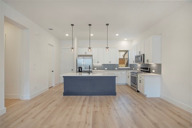 property at 4413 Cave Spgs St