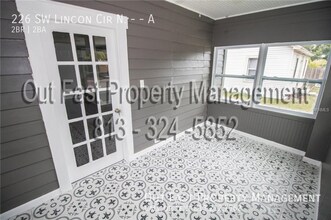 226 SW Lincoln Cir N in St. Petersburg, FL - Building Photo - Building Photo