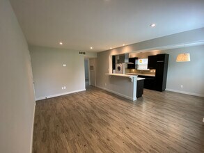 3440 Willowrun Drive, Unit B in Austin, TX - Building Photo - Building Photo