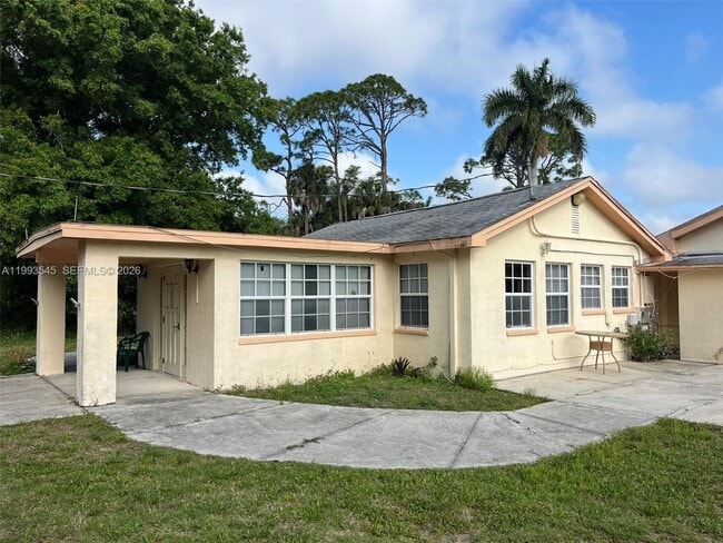 1336 Piney Rd in North Fort Myers, FL - Building Photo - Building Photo