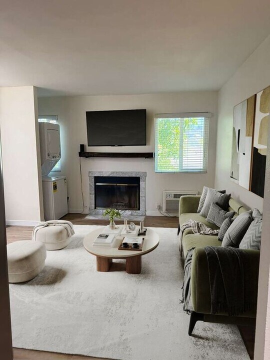 6755 Mission Gorge Rd in San Diego, CA - Building Photo