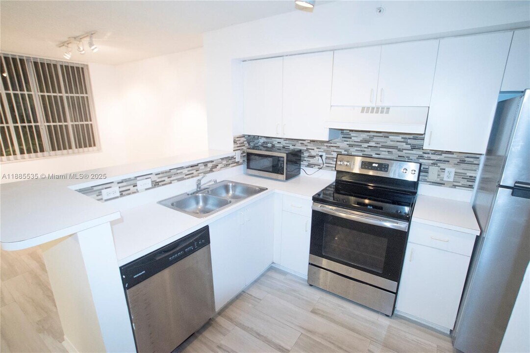 12130 St.Andrews Pl in Miramar, FL - Building Photo