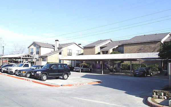 Country Greene Townhomes in Hurst, TX - Building Photo - Building Photo