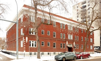 9955 114th St NW in Edmonton, AB - Building Photo