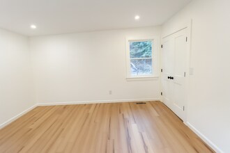 258 N Country Rd in Mount Sinai, NY - Building Photo - Building Photo