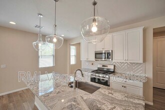 780 Aurora Vale Pl in Henderson, NV - Building Photo - Building Photo