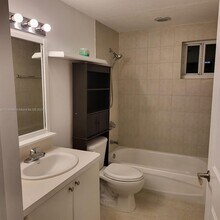 3410 Coral Wy, Unit 707 in Miami, FL - Building Photo - Building Photo